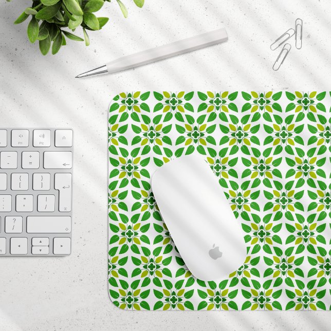 Blattmuster, Muster aus Blättern, grüne Blätter Mousepad (Von Creator hochgeladen)