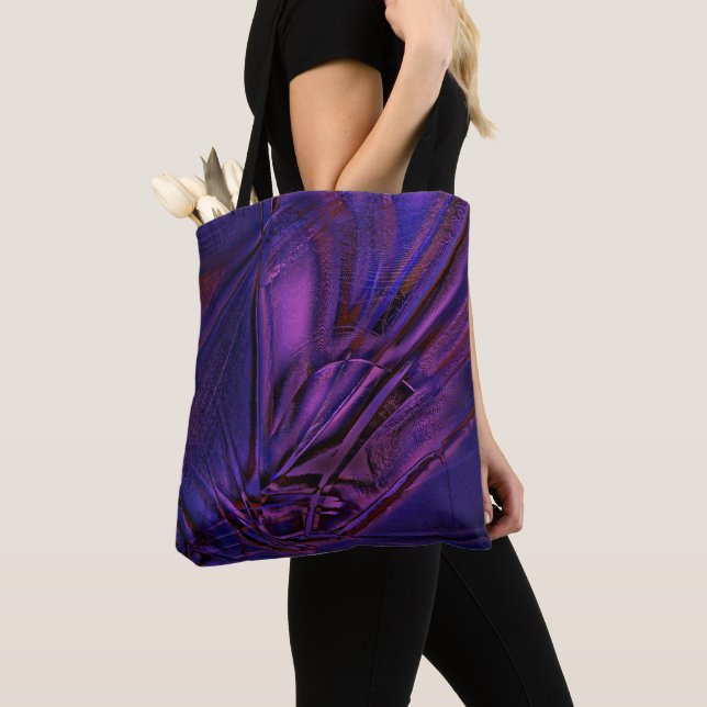 Blau bis lila verblasste Textur und digitale Kratz Tasche (Von Nahem)
