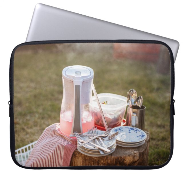 Blau-blaue Keramik Teller und Pitcher Laptopschutzhülle (Vorderseite)