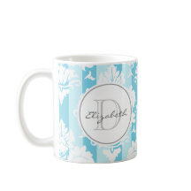 Blau gestreiftes Damast-Monogramm-Tasse