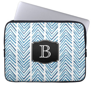 Blau gestrichene Chevrons Muster mit Monogramm Laptopschutzhülle