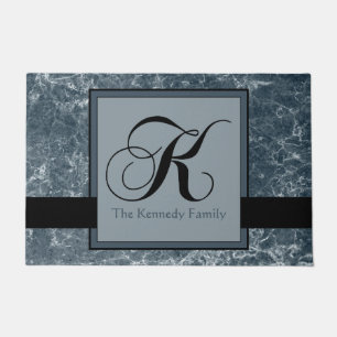 Blau-graues Marmormuster Schwarzes Monogramm K Nam Fußmatte