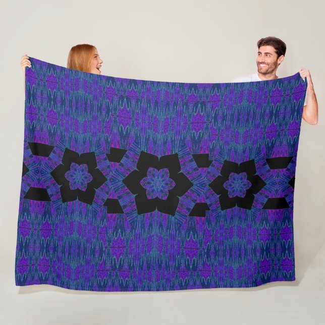 Blau Lila in Black Lotus Fleece Blanket (Beispiel)