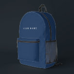Blau Minimalistisch Moderner Individuelle Name, Te Bedruckter Rucksack<br><div class="desc">Personalisierter trendy klassischer marineblauer Rucksack mit modernem Text. Fügen Sie Ihr eigenes Foto,  eine Illustration oder ein Grafikelement hinzu,  oder verließ Sie dieses elegante und minimale ästhetische Element. Jeder Schriftart,  jede Farbe,  kein Minimum.</div>
