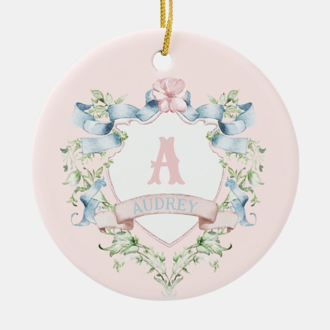 Blau-rosa Grandmillennial Ribbon-Wappen Keramik Ornament (Vorne)