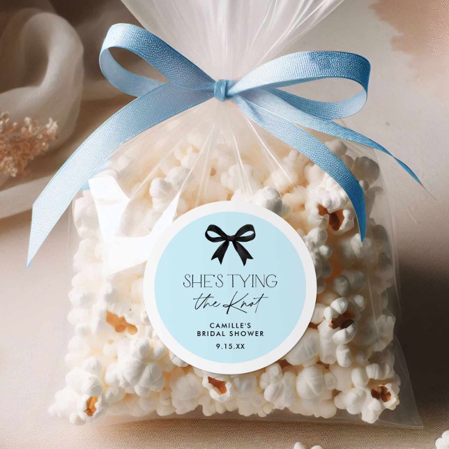 Blau sie bindet den Knoten Runder Aufkleber (Blue She's Tying the Knot Bow Round sticker)