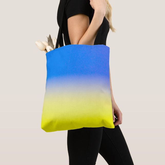 Blau und Gelb Ukraine Inspiriert Frieden gegen den Tasche (Von Nahem)
