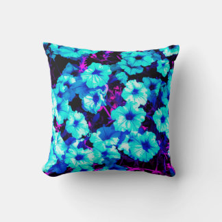 Blau und Rot Petunias Kissen