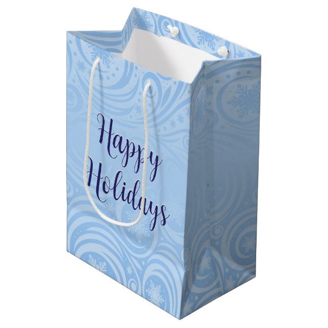 Blau und Silber Weihnachtsschneeflocken Mittlere Geschenktüte (Vorderseite Schrägansicht)