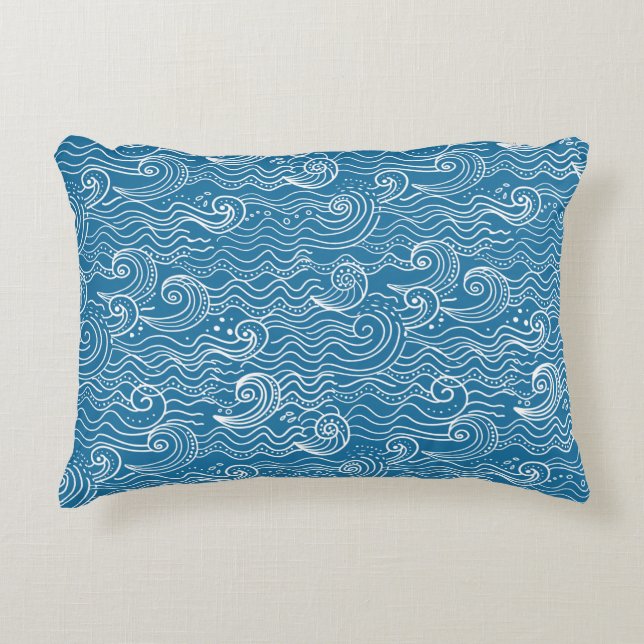 Blau- und Weißmeer-Wellen Dekokissen (Vorderseite)