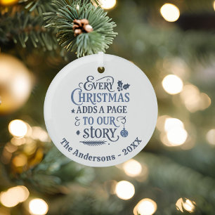 Blau unsere Geschichte Typografie Weihnachten Ornament Aus Glas
