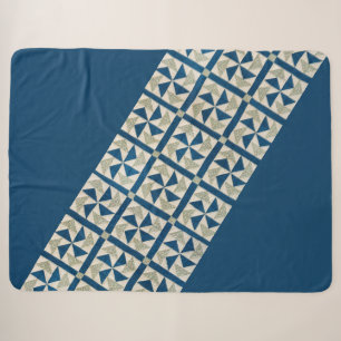 Blau + Weiß Pinwheel Quilmuster Zeitgenössisch Sherpadecke