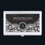 Blau-weiße Floral-Damasken, kundenspezifisch Visitenkarten Etui<br><div class="desc">Elegante,  Vintage Blumengestauke in Schwarz/Weiß mit anpassbarem Monogramm. Touch von rosa.</div>