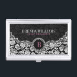 Blau-weiße Floral-Damasken, kundenspezifisch Visitenkarten Etui<br><div class="desc">Elegante,  Vintage Blumengestauke in Schwarz/Weiß mit anpassbarem Monogramm. Touch von rosa.</div>