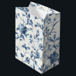 Blau-weiße florale Brautparty Mittlere Geschenktüte<br><div class="desc">Blau-weiße florale Brautparty</div>