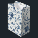 Blau-weiße florale Brautparty Mittlere Geschenktüte<br><div class="desc">Blau-weiße florale Brautparty</div>