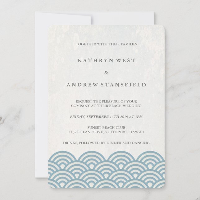 Blau + Weiße stilisierte Waves Elegant Beach Weddi Einladung (Vorderseite)