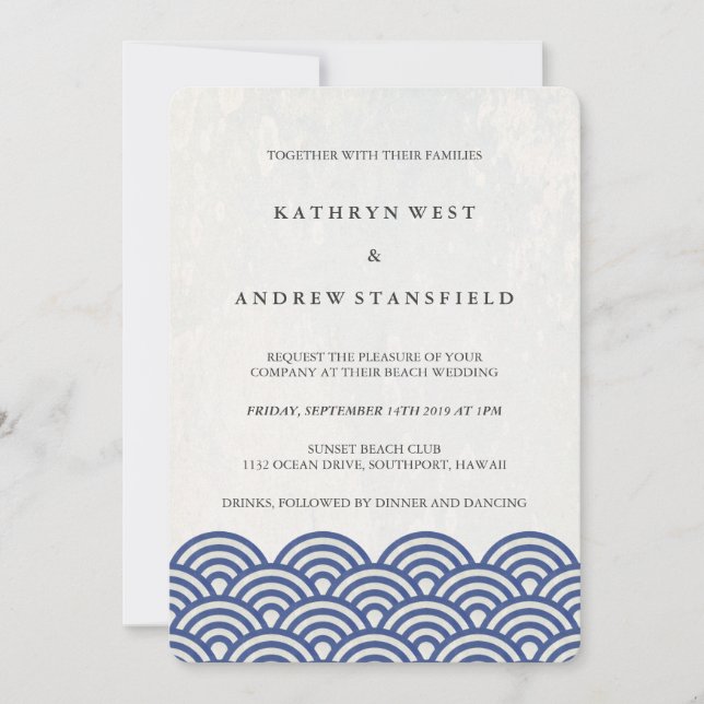 Blau + Weiße stilisierte Waves Elegant Beach Weddi Einladung (Vorderseite)