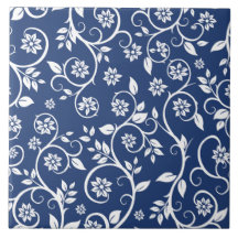 blau-weißes Blumenmuster