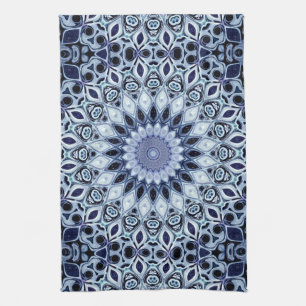 Blau-weißes Kaleidoskop-Mandala-Muster Geschirrtuch