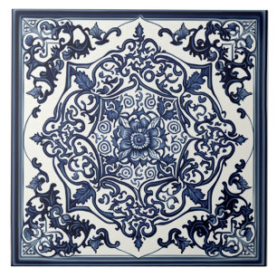 Blau-weißes ornamentales Blumenmedaillon Fliese