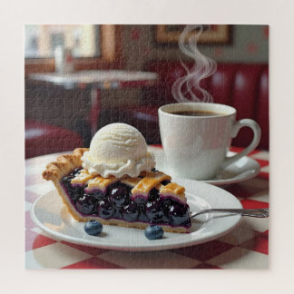 Blaubeerkuchen, Eiscreme und Kaffee