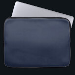 Blaublau Laptopschutzhülle<br><div class="desc">Dieser dunkle Schatten der beliebtesten Farbe der Welt wurde einst als marinahlau bezeichnet und wird seit dem 18. Jahrhundert von der britischen Marine verwendet. Marineblau steht für Vertrauen und Stabilität und ist weniger aufgeschlossen als hellere Blautöne. Marineblau ist konservativ und erinnert an Gefühle der Tradition und der Konventionen.</div>