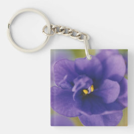 Blaublühende Blume von Violet Saintpaulia Zoomed Schlüsselanhänger