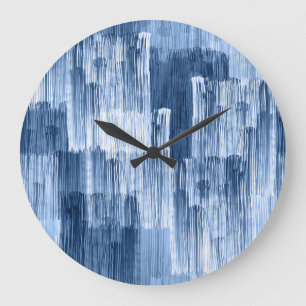 Blaue Aquarellstreifen: Geometrisches Muster Große Wanduhr