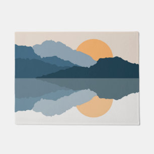 Blaue Berge reflektiert im See Fußmatte