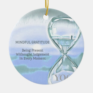 Blaue beruhigende Yogahourglass-Pastelldankbarkeit Keramik Ornament