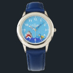 Blaue Blasen unter dem Namen des Meereshais Armbanduhr<br><div class="desc">Blauer Hintergrund,  Blasen,  blaue Wellen,  ein Taucher und ein Hai. Vorlage für den Namen des Kindes. Handgeschriebenes Stilskript in weiß. Weiße Zahlen.</div>
