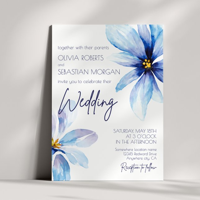 Blaue Blume Minimalistische Hochzeit Einladung (Von Creator hochgeladen)