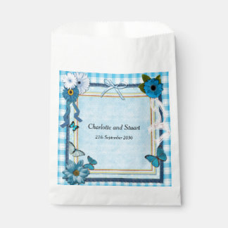 Blaue Blumen und Schmetterlinge Geschenktütchen