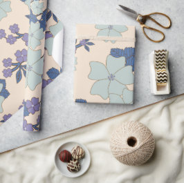 Blaue Blumen, violette Blumen, Blumenmuster Geschenkpapier