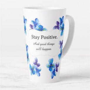 Blaue Blumencafetasse positive Aussage Milchtasse