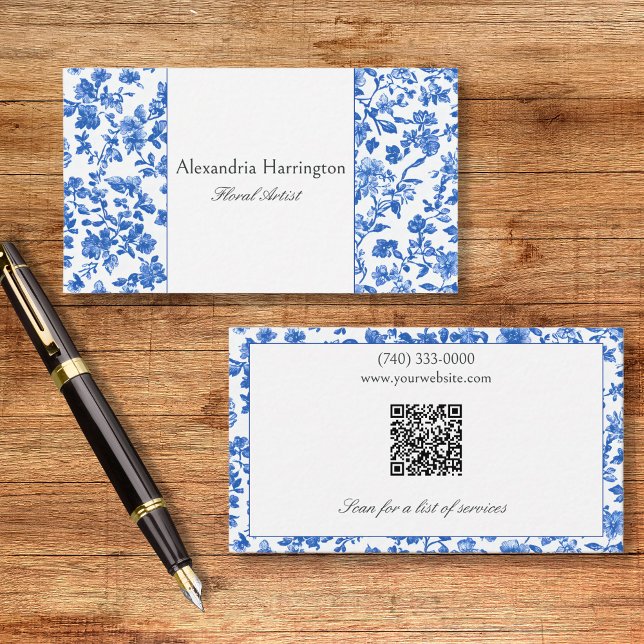 Blaue Blumengestaltung mit QR-Code Visitenkarte (Von Creator hochgeladen)