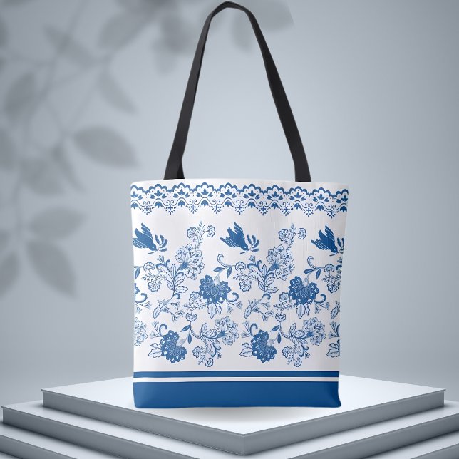 Blaue Blüten- und Vogelmuster - naturgemäß Inspiri Tasche (Von Creator hochgeladen)