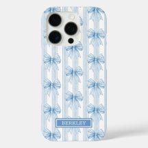 Blaue Coquette-Schleifen auf gestreifter Monogramm