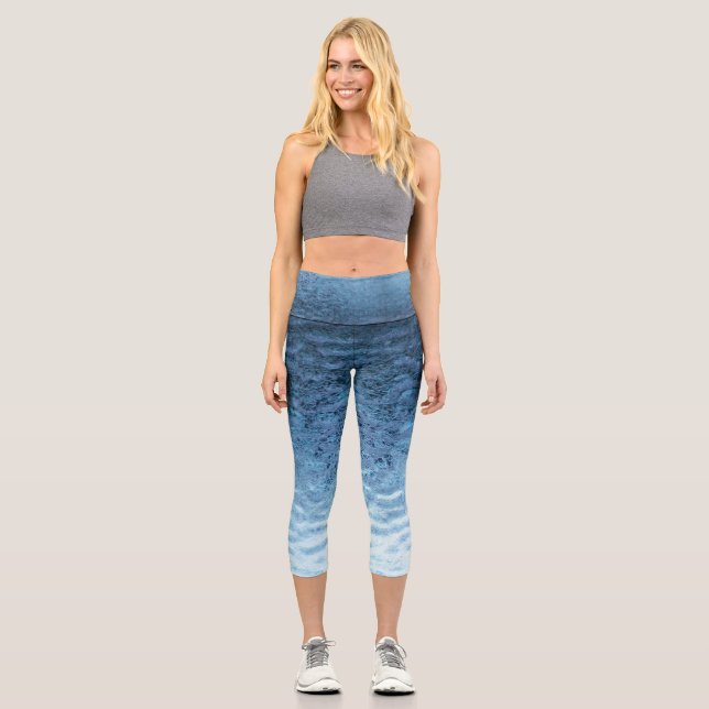 Blaue Crackeiskapsel Capri Leggings (Vorderseite)