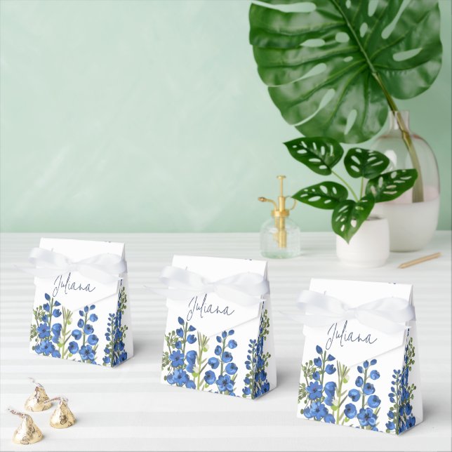 Blaue Delphinium-Blume im Juli Geschenkschachtel (Zahlreiche)