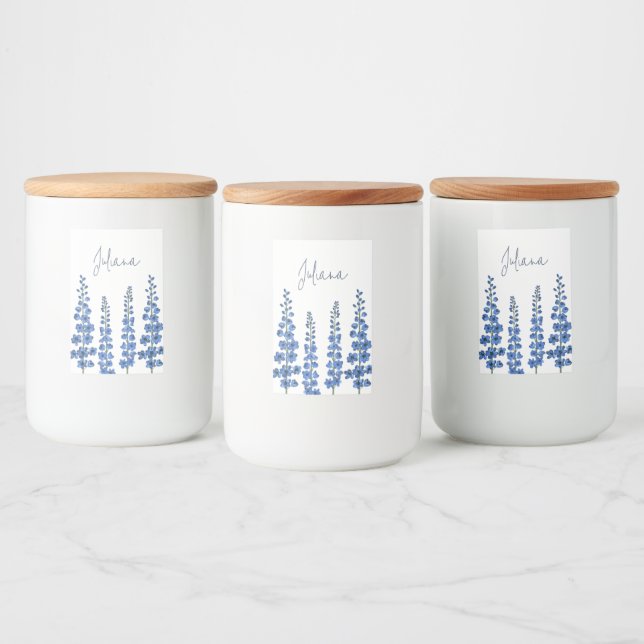 Blaue Delphinium-Blume im Juli Lebensmitteletikett (Flaschen)