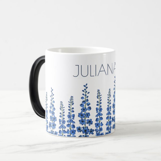 Blaue Delphinium-Blume im Juli Verwandlungstasse (Vorderseite Links)