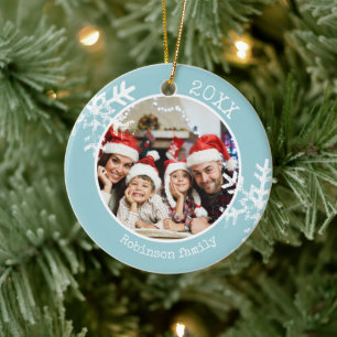 Blaue Familien-Weihnachtsfoto-Schneeflocken Keramik Ornament