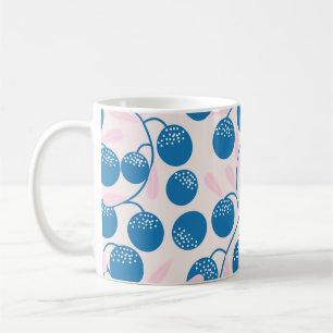 Blaue Früchte, rosa Blätter, nahtloses Design. Kaffeetasse
