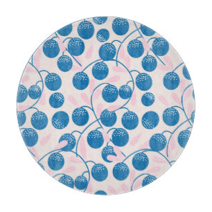 Blaue Früchte, rosa Blätter, nahtloses Design. Schneidebrett