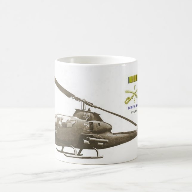 Blaue Geist-Züge - Waffen Kaffeetasse (Mittel)