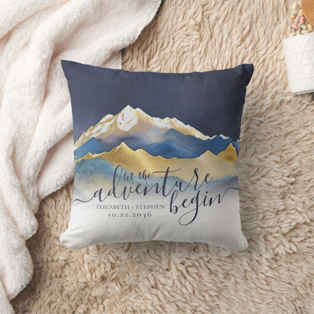 Blaue Goldmedaille Hochzeit im Freien Kissen (Decke)