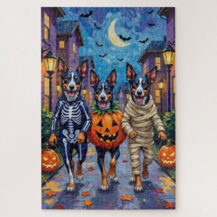 Blaue Heeler Hunde beim Trick-or-Treat an Hallowee