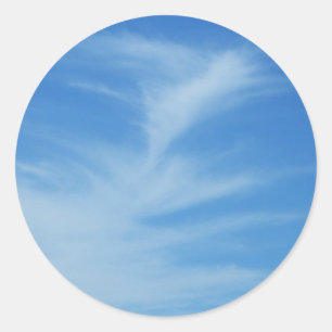 Blaue Himmel mit weißen Wolken Abstrakte Naturfoto Runder Aufkleber